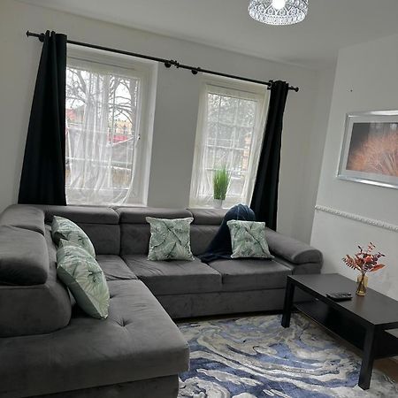 2 Bedroom Flat, 2 Minutes Walk To Bethnalgreen Station, Central London Bagian luar foto
