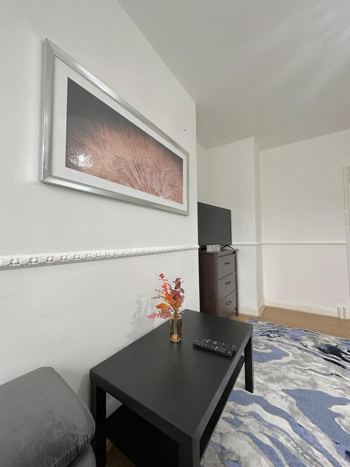 2 Bedroom Flat, 2 Minutes Walk To Bethnalgreen Station, Central London Bagian luar foto