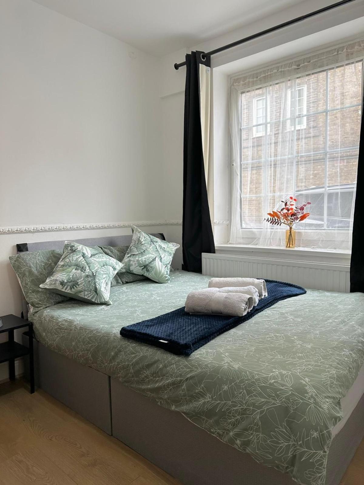 2 Bedroom Flat, 2 Minutes Walk To Bethnalgreen Station, Central London Bagian luar foto