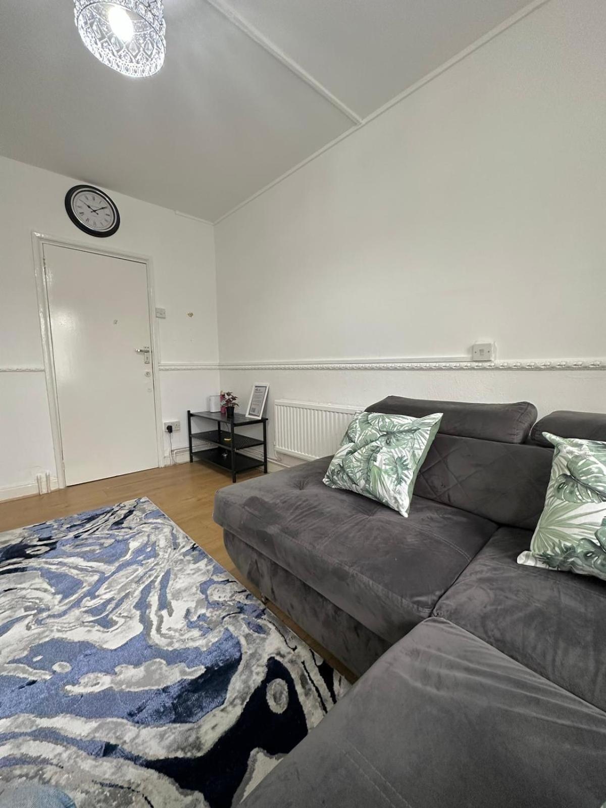 2 Bedroom Flat, 2 Minutes Walk To Bethnalgreen Station, Central London Bagian luar foto