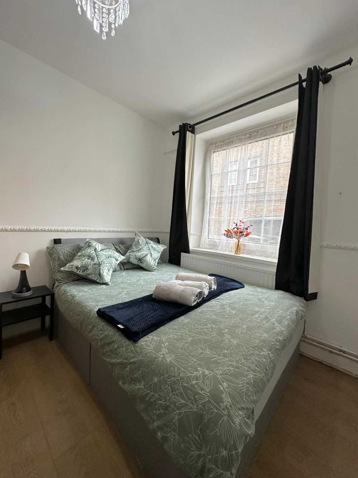 2 Bedroom Flat, 2 Minutes Walk To Bethnalgreen Station, Central London Bagian luar foto